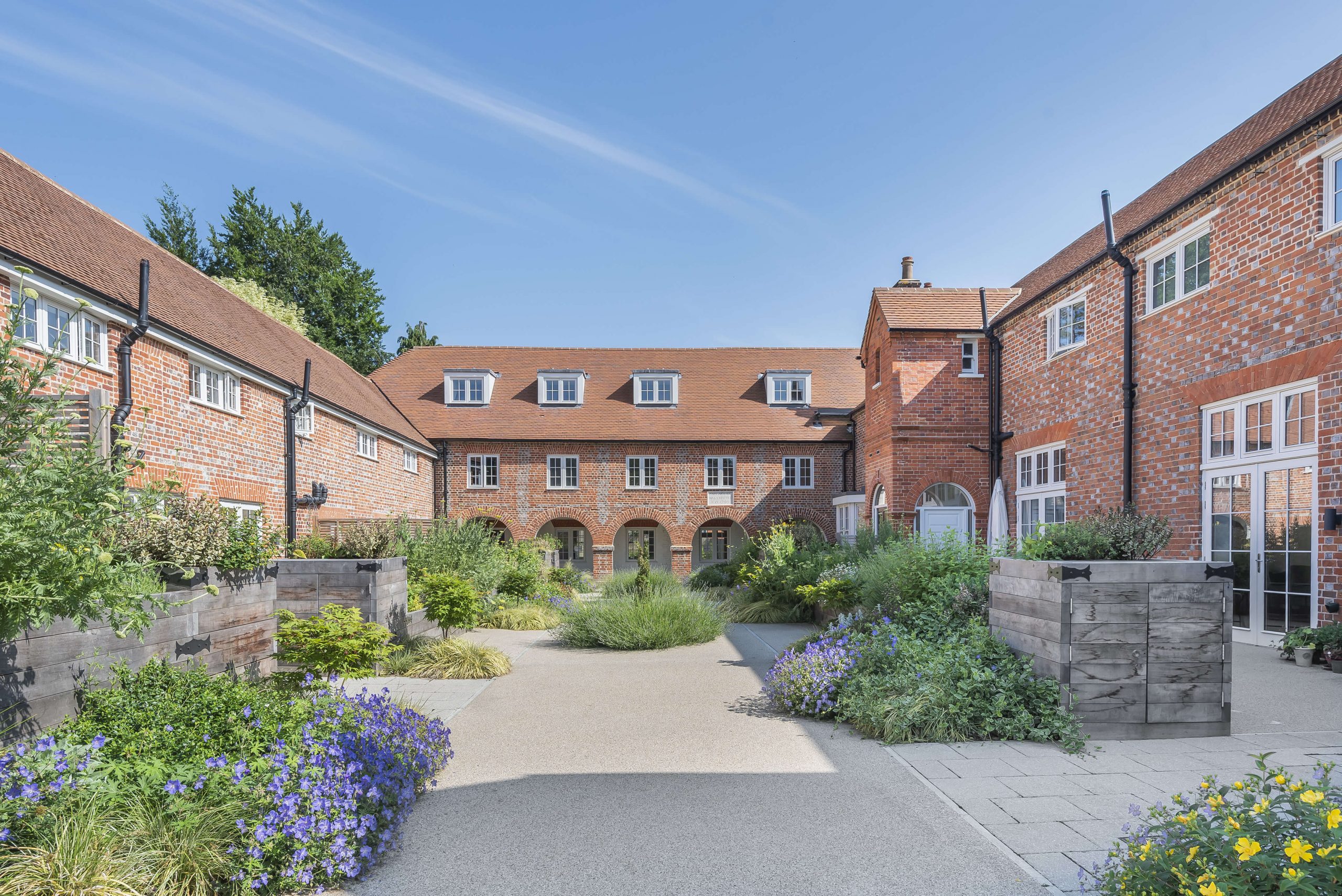 laureate gardens courtyards